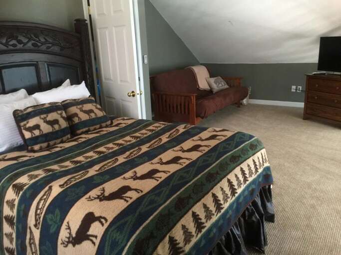 RCC-loft-bedroom-queen