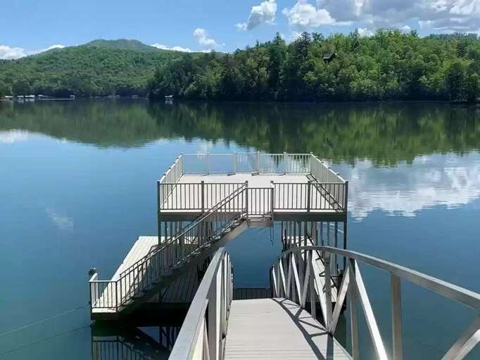 Private Dock (Lake Water Level Controlled By TVA) 