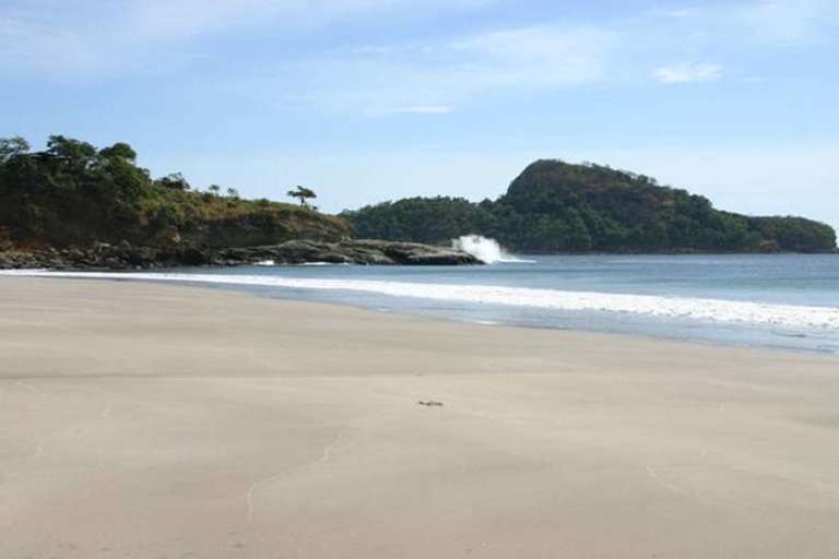 Playa Amarilla looking towards Pie de Gigante