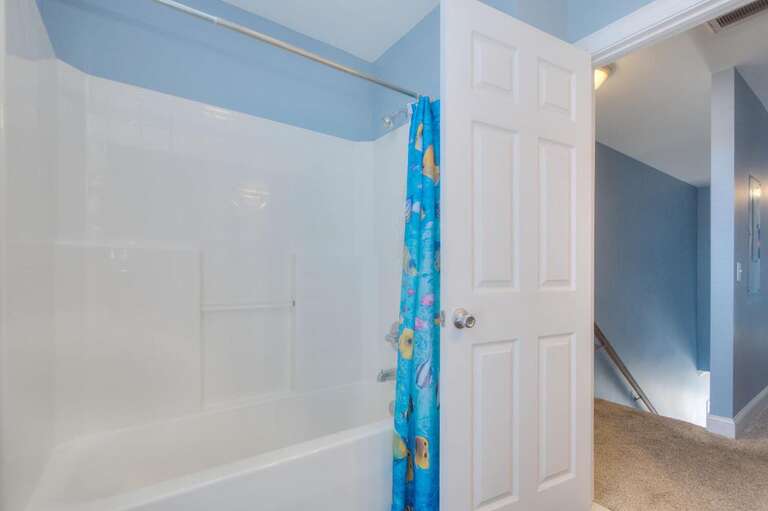 Bathroom 
 GW 12.2022