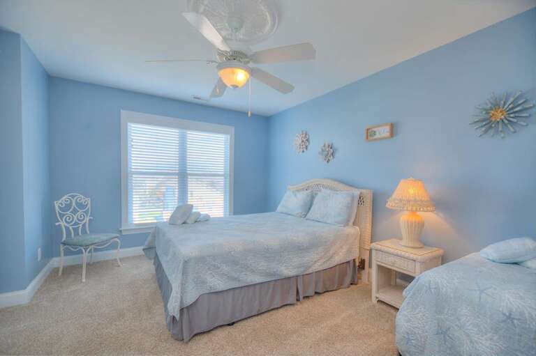 Bedroom 
GW 12.2022