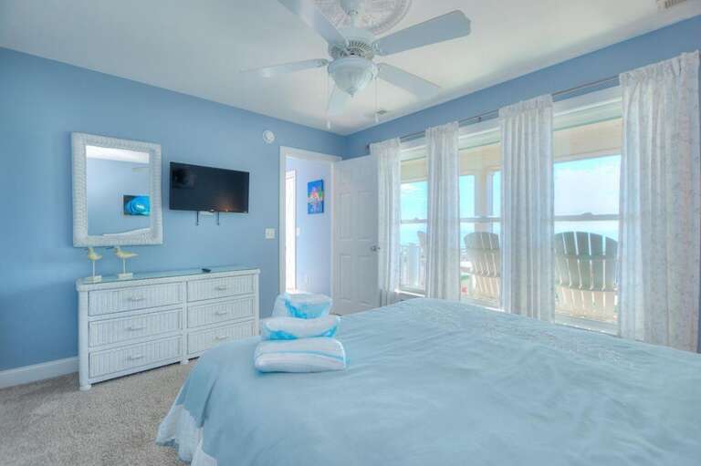 Flip Flops & Flamingos 36 GW 12.2022