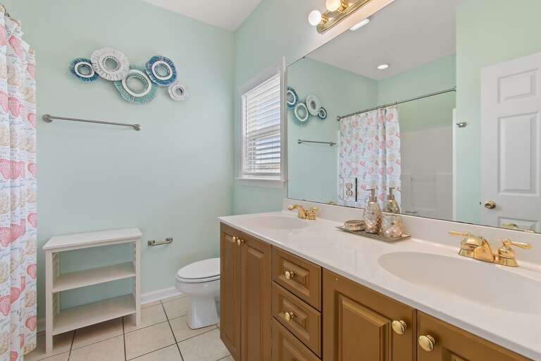 Bathroom 
 CS 4.10.24