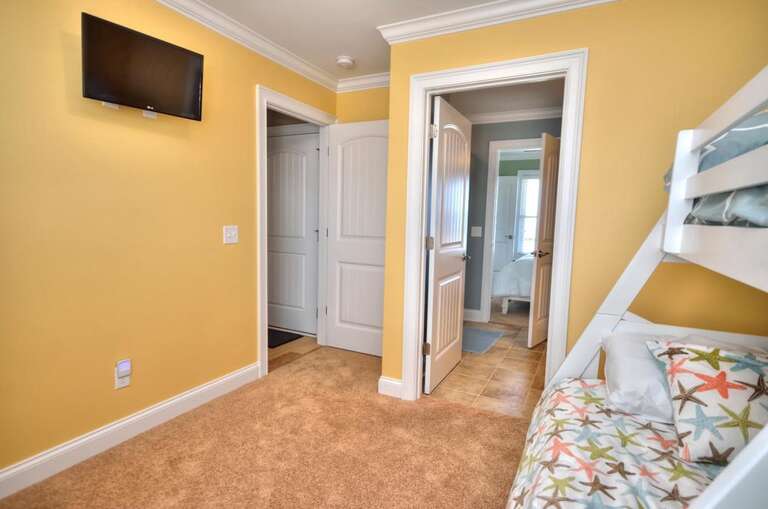 2003 W Beach Dr No Worries Oak-large-020-020-Bedroom 3-1500x995-72dpi