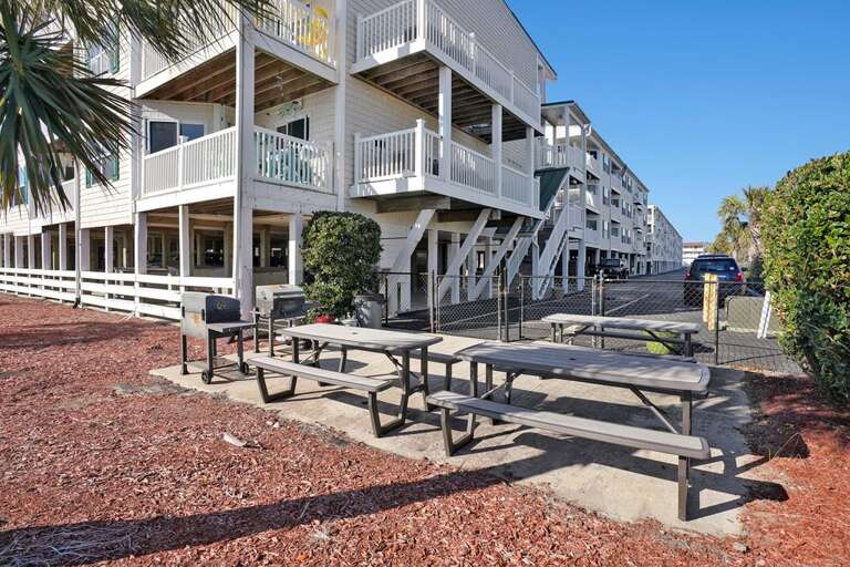 OW 6204 33 Grill & Picnic Area