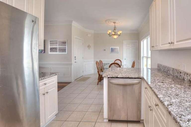 1917 E Beach Dr Stranded-small-014-43-DSC 6487 8 9 Enhancer-666x444-72dpi