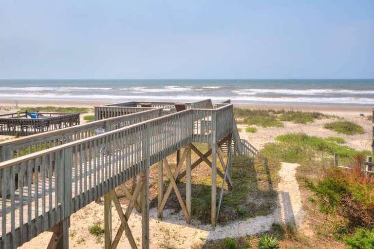 1917 E Beach Dr Stranded-small-005-34-DSC 6454 5 6 Enhancer-666x444-72dpi