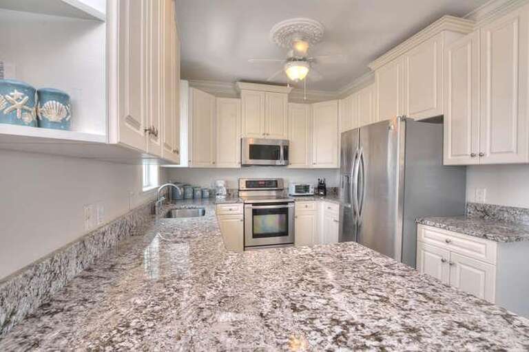 1917 E Beach Dr Stranded-small-013-49-DSC 6484 5 6 Enhancer-666x444-72dpi