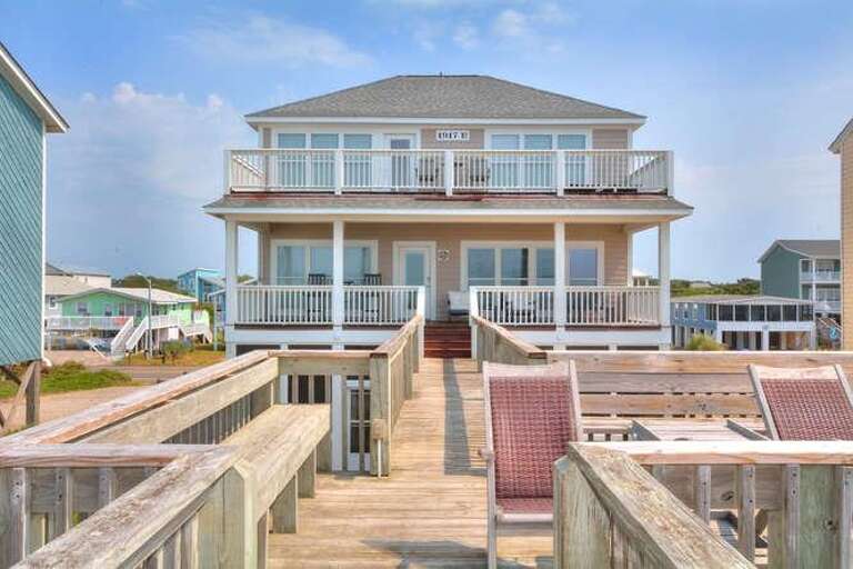 1917 E Beach Dr Stranded-small-036-37-DSC 6445 6 7 Enhancer-666x444-72dpi