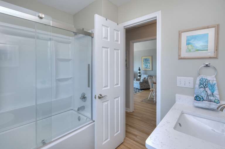 Shower/tub
GW 2.12.25