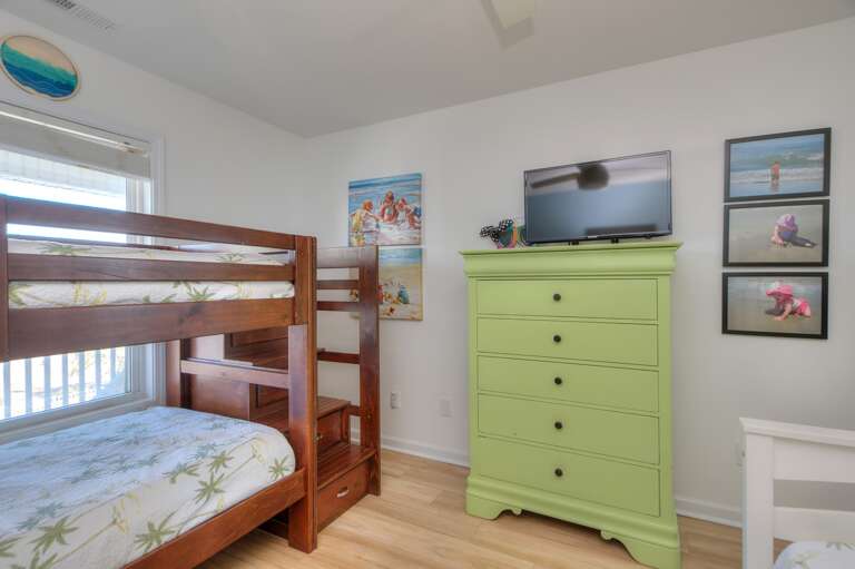 Twin over Twin and Twin over Full Bunk Bed  
GW 2.12.25