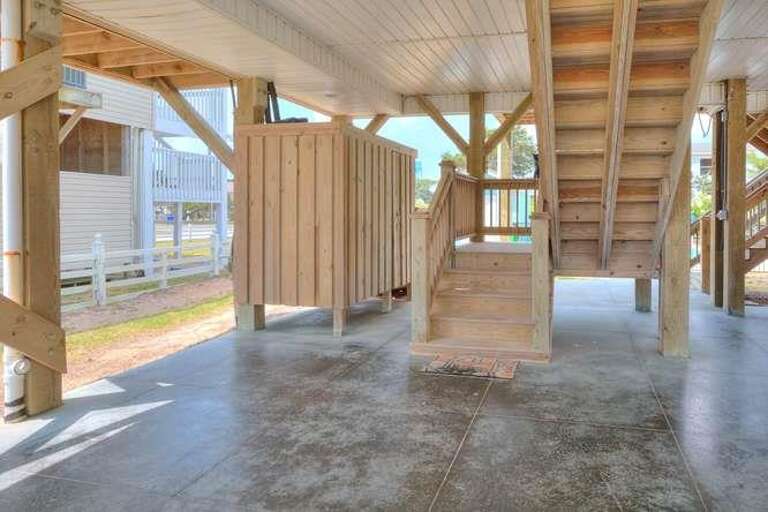 3204 E Beach Dr Coastal Escape-small-031-52-DSC 5470 1 2 Enhancer-666x444-72dpi