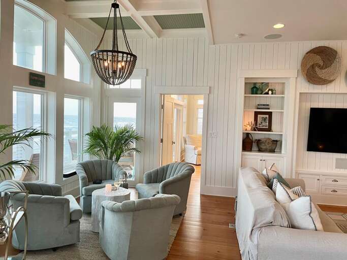 1 Emerald of the Seas Great Room 