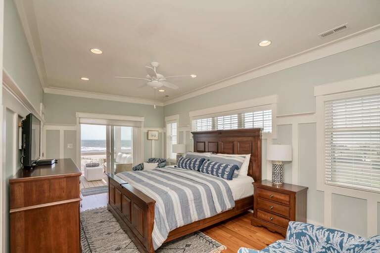 1 Emerald of the Seas Bedroom