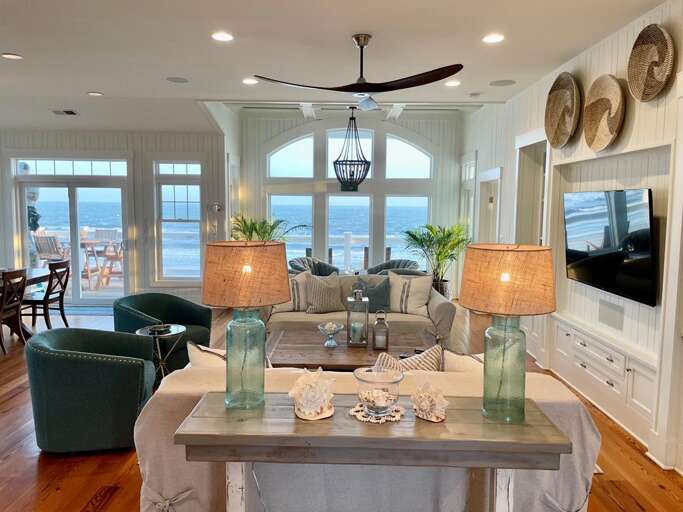 1 Emerald of the Seas Great Room