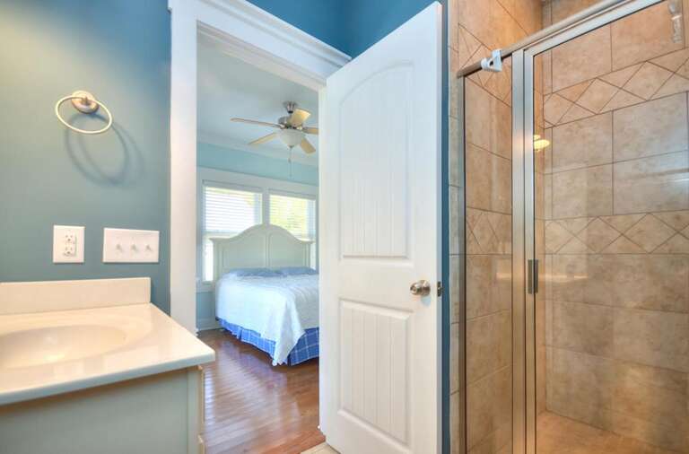 107 SE 55th St Oak Island NC-large-031-006-Bedroom 3 Bathroom-1500x989-72dpi