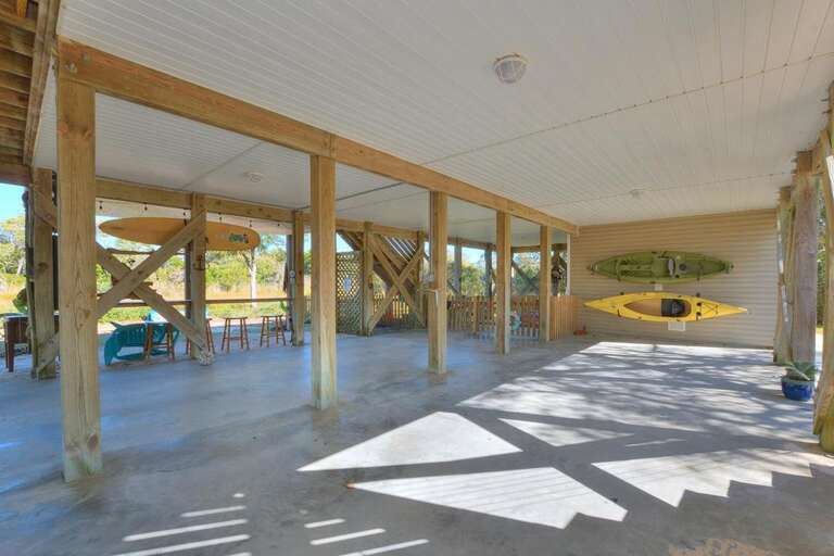 302 37th Place East 44