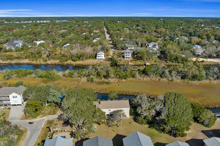 302 37th Place East 63