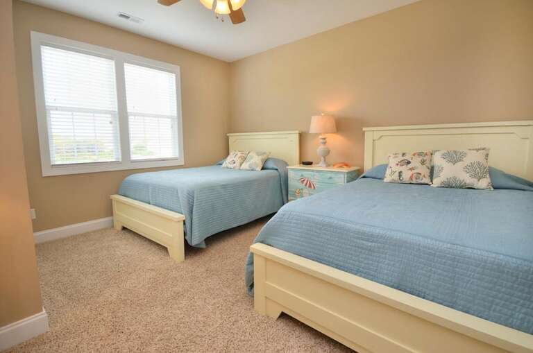 2 Queen beds