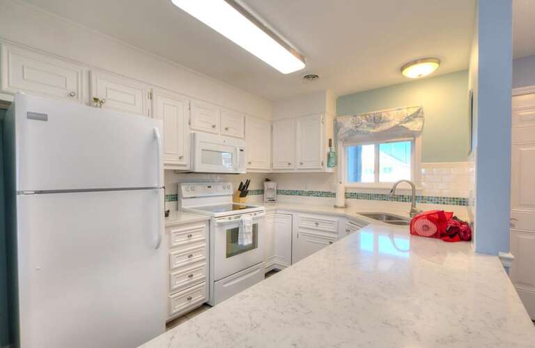 Kitchen Fridge and Stove
GW 10.22.24