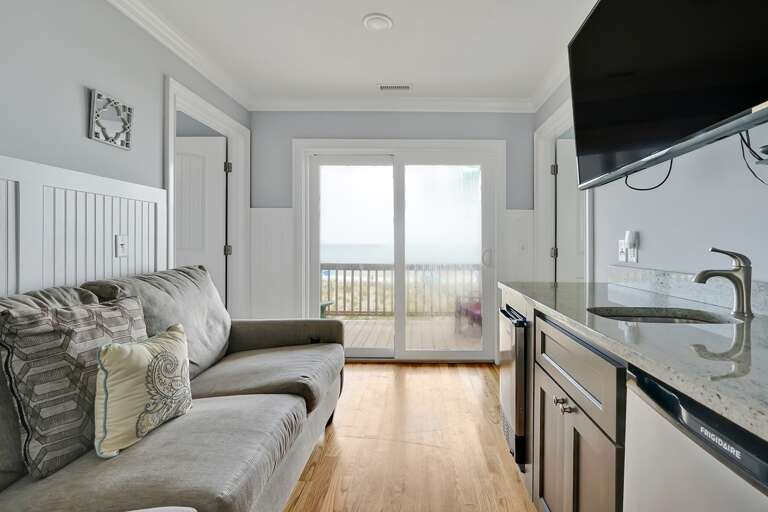 2nd Living Area