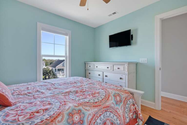 Queen Bedroom