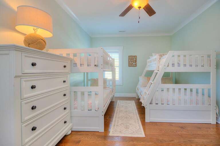 Bunk beds Twin/Twin and Twin/double
GW 12.2022