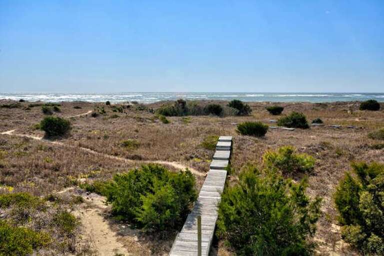 Miracle Point Kings Lynn Dr-small-005-23-Ocean View-666x444-72dpi