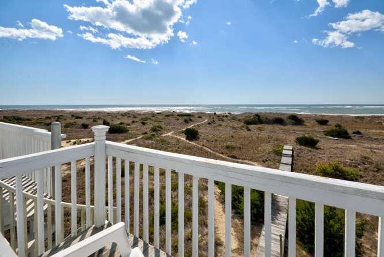 Miracle Point Kings Lynn Dr-small-032-5-Oceanfront Deck-666x447-72dpi