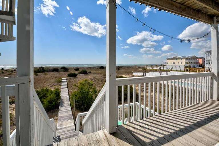 Miracle Point Kings Lynn Dr-small-009-25-Oceanfront Porch-666x444-72dpi