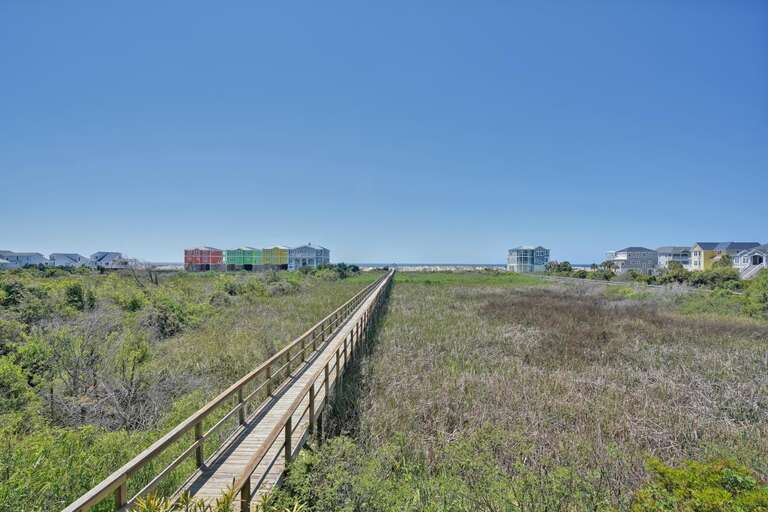 Luck and Laughter 41 Private Boardwalk to Beach