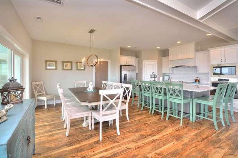 Sea Cure 120 SE 63rd St Oak-small-009-11-DiningKitchen-666x444-72dpi