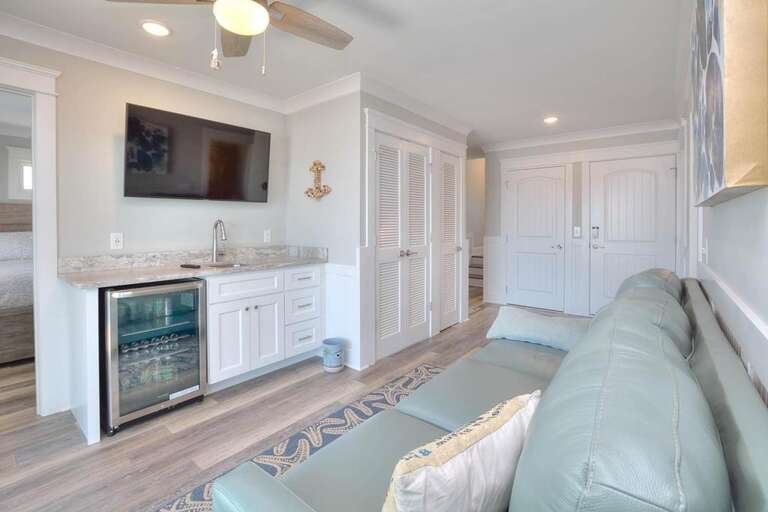 127 E Beach Dr Sea Shack-large-022-004-DSC 1574 5 6 Enhancer-1500x1000-72dpi