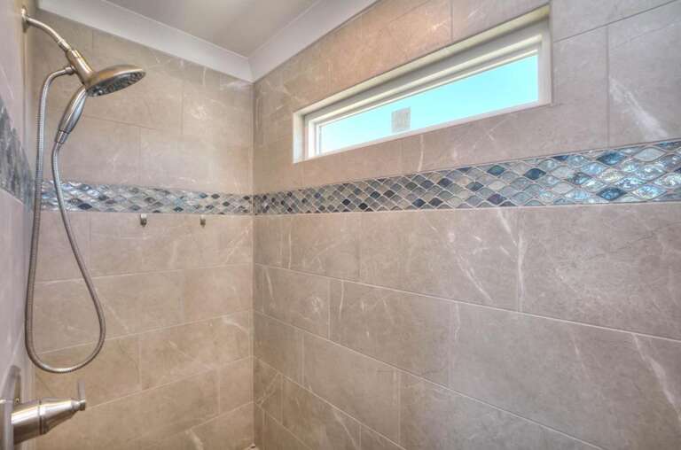 127 E Beach Dr Sea Shack-large-019-025-DSC 1649 50 51 Enhancer-1500x992-72dpi