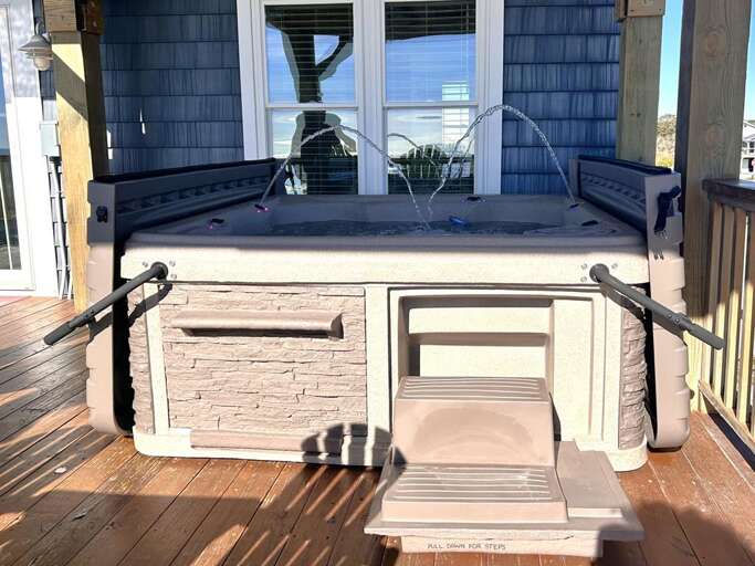 New Hot Tub 12.12.23