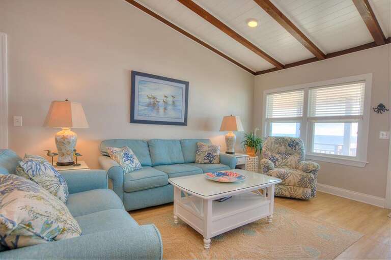 Living Room 
GW 12.2022