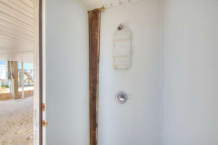 Outdoor Shower
GW 12.2022