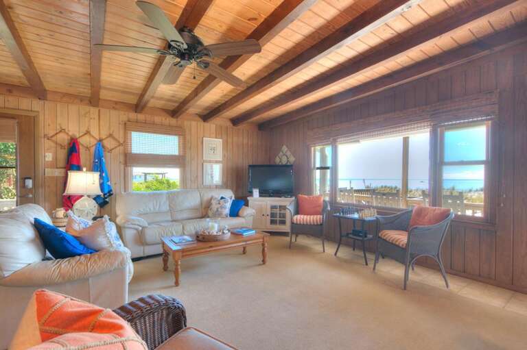 Holiday House 14 GW 10.21.23