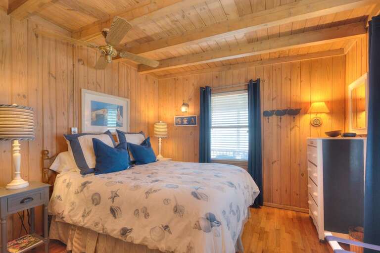 Holiday House 22 GW 10.21.23