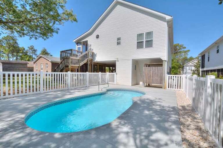 306 NE 61st St Sunshine-small-023-17-DSC 2855 6 7 Enhancer-666x444-72dpi