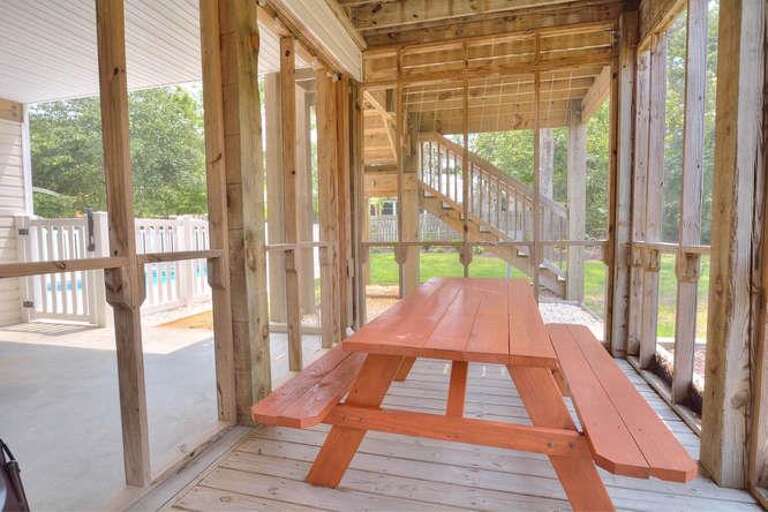 306 NE 61st St Sunshine-small-020-23-DSC 7062 3 4 Enhancer-666x445-72dpi