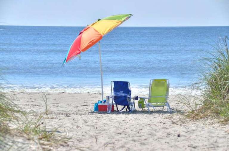 306 NE 61st St Sunshine-small-026-4-Oak Island Beachfront-666x441-72dpi