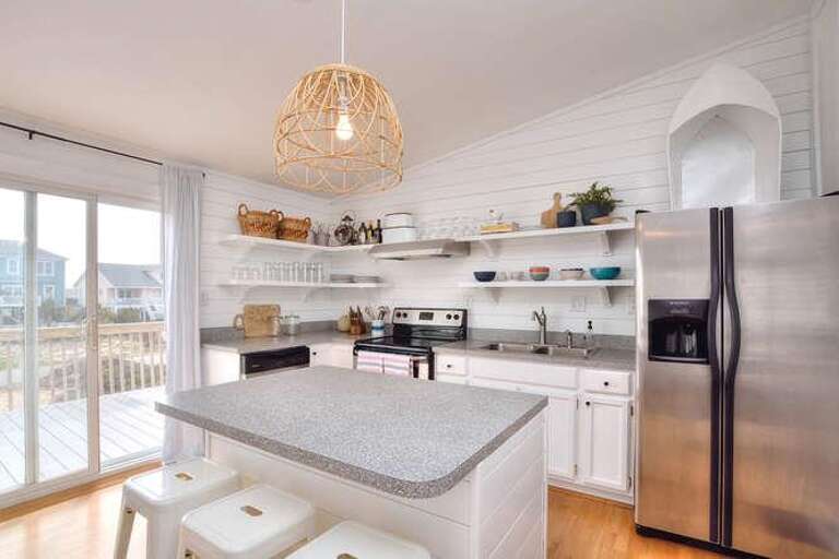 2017 W Pelican Dr Oak Island-small-011-20-Breakfast BarKitchen-666x444-72dpi