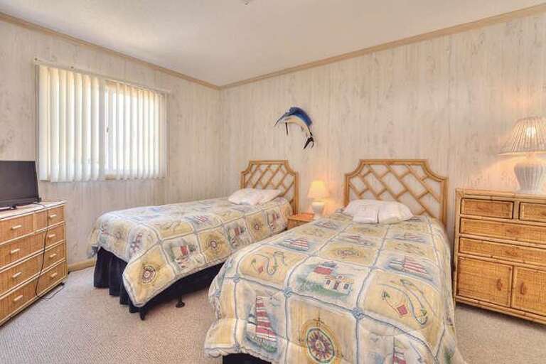 Light house room 2 twin beds