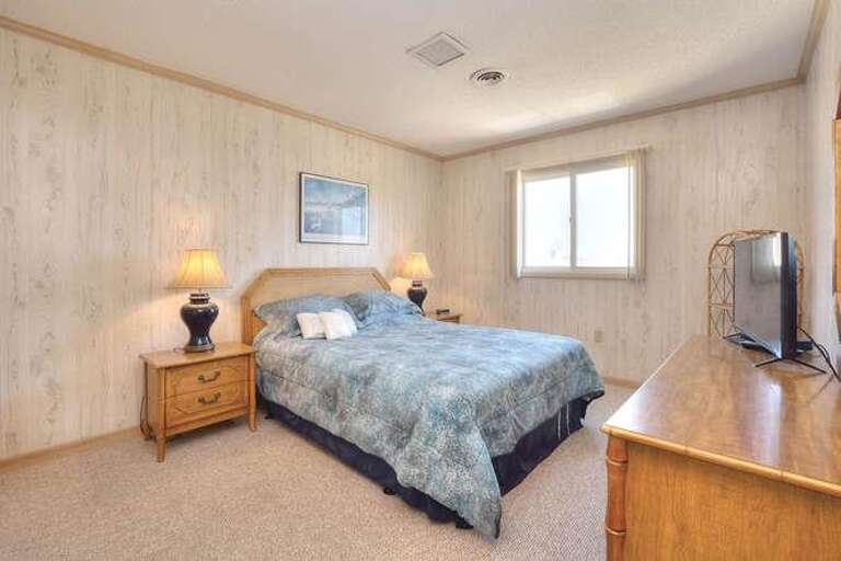 Queen Bed