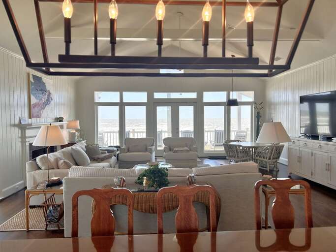 View dining into living area