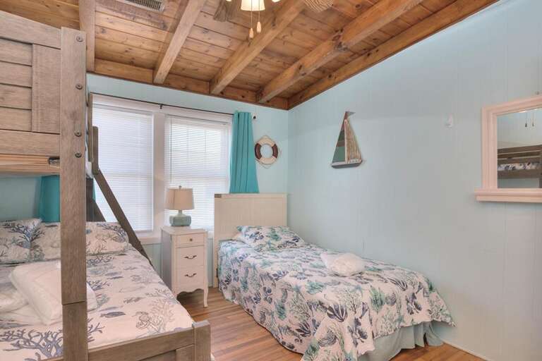 Bunk Bed twin/double and twin bed
6.3.24 - JR