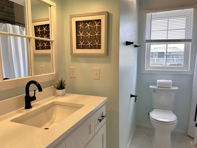 Full bathroom with shower/tub
6.3.24 - JR
