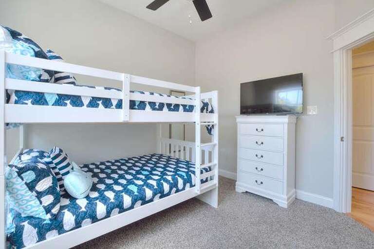 217 NE 52nd St Almost Heaven-small-017-19-DSC 3910 1 2 Enhancer-666x444-72dpi