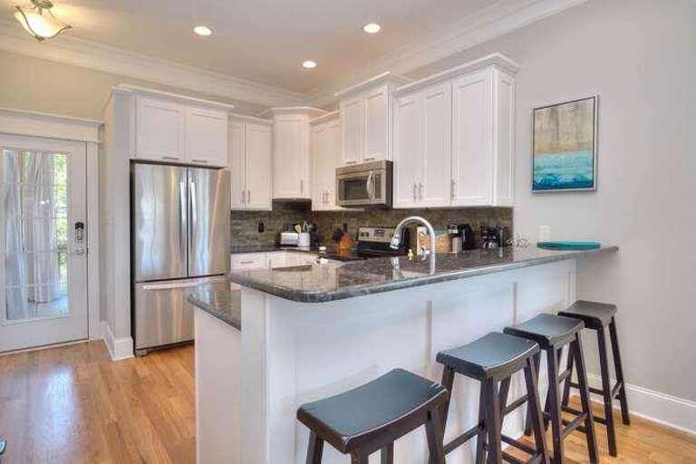 217 NE 52nd St Almost Heaven-small-009-16-DSC 3880 1 2 Enhancer-666x444-72dpi